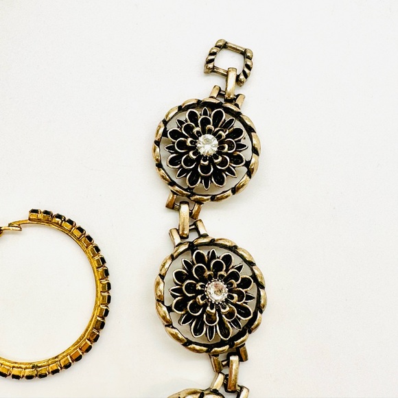 Vintage Rhinestone Flower Bracelet & Earrings - Picture 4 of 10